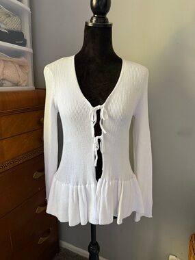 Cato White Ribbed Tie-Front Ruffled Hem Cardigan Sweater